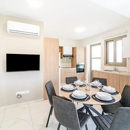 Adolina By Ezoria Appartement Paphos