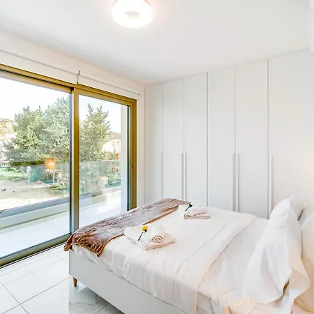 Adolina By Ezoria Apartamento Paphos