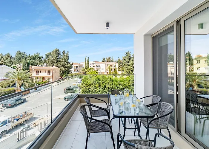 Adolina By Ezoria * פאפוס