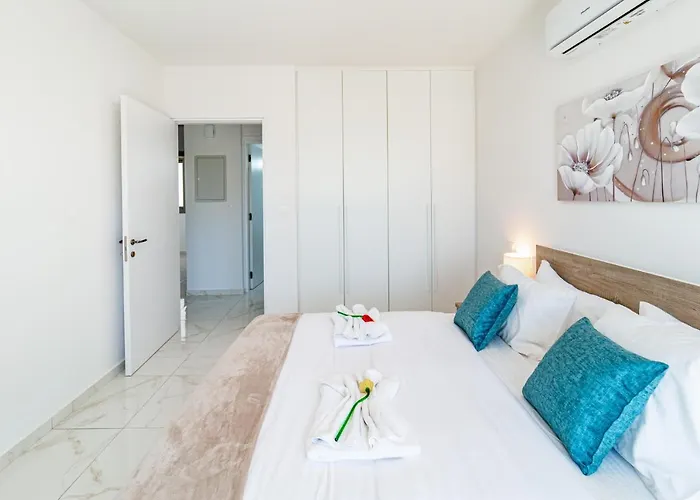 Adolina By Ezoria Paphos