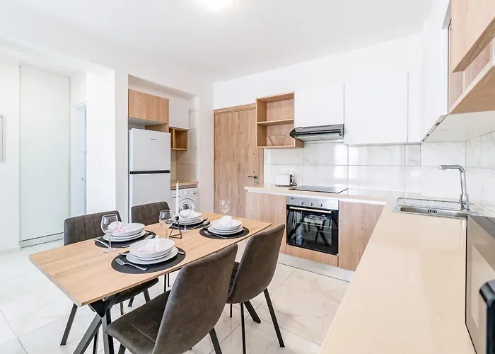 Adolina By Ezoria Paphos